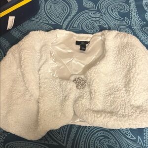 I.N. San Francisco White Faux Fur Vest